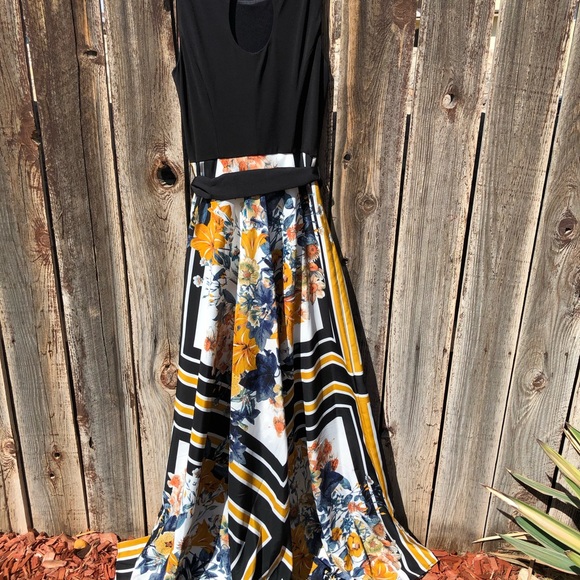 Elegant dress perfect for wedding - Picture 4 of 4